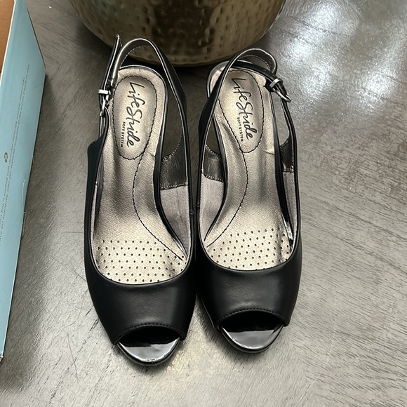 LifeStride Teller Sandal - Picture 4 of 11